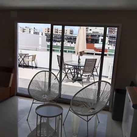 Edificio Triana St 47 Las Palmas / Gran Canaria