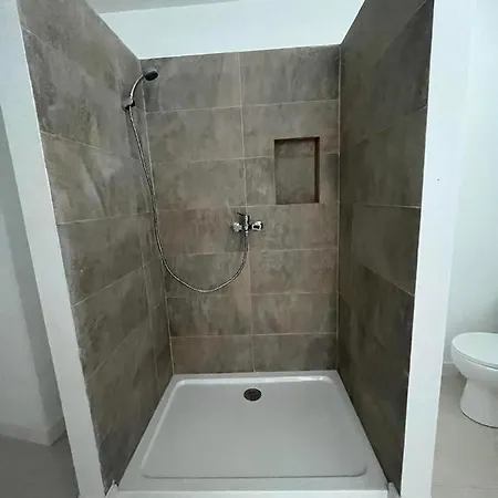 Edificio Triana St 47 *